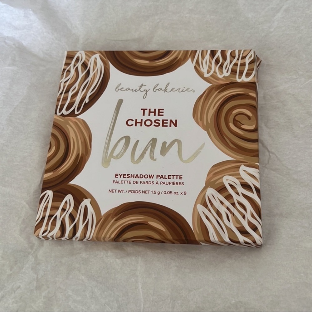 Beauty Bakerie
The Chosen Bun Eyeshadow Palette